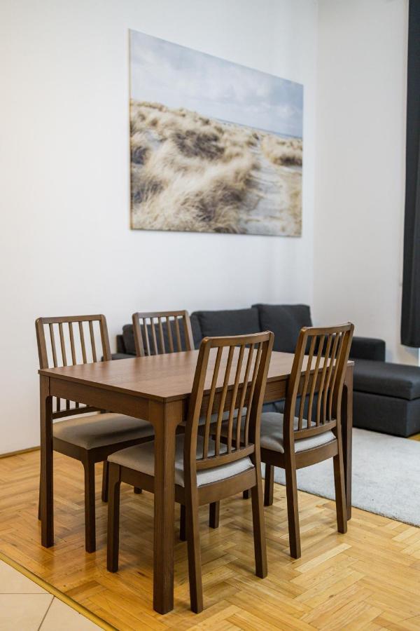 Cosy 1 Bedroom Apartment In Gozsdu Court Budapest Bagian luar foto
