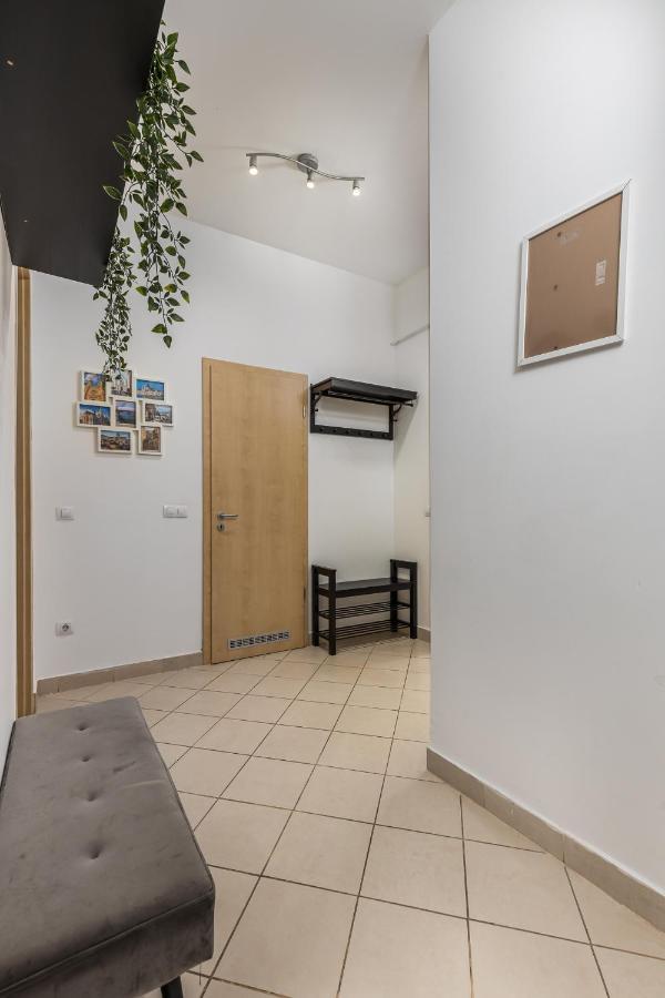Cosy 1 Bedroom Apartment In Gozsdu Court Budapest Bagian luar foto
