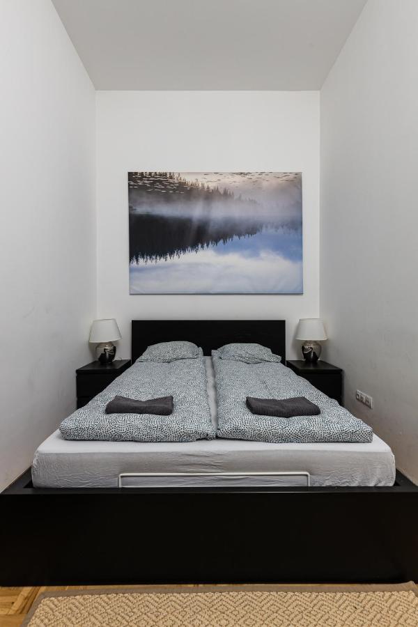 Cosy 1 Bedroom Apartment In Gozsdu Court Budapest Bagian luar foto