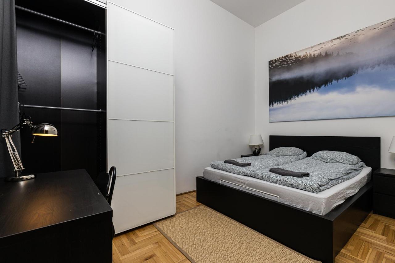 Cosy 1 Bedroom Apartment In Gozsdu Court Budapest Bagian luar foto