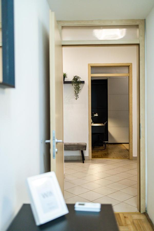 Cosy 1 Bedroom Apartment In Gozsdu Court Budapest Bagian luar foto